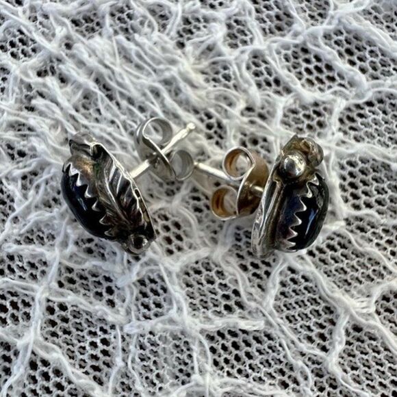 Vintage 70’s Native Black Onyx Post Earrings - Picture 7 of 12